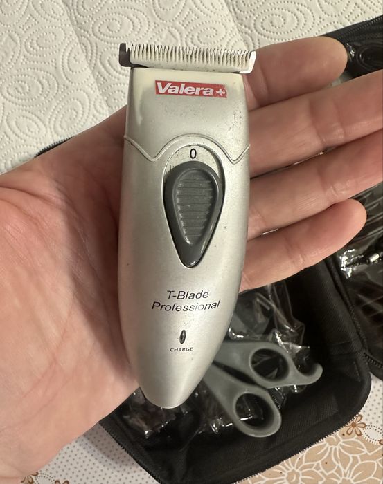 Mașină de tuns barba și contur