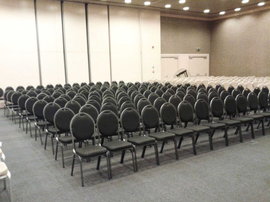 Vand mese rotunde si scaune evenimente - 300 persoane