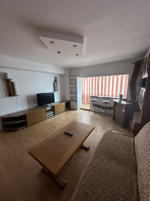 Inchiriez ap 3 camere