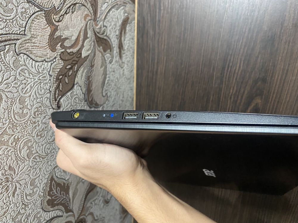 Продаётся ноутбук Acer aspire 5 в хорошем состоянии