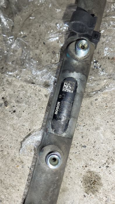 Vând rampă injectoare Mercedes Viano 2008 2.2 diesel