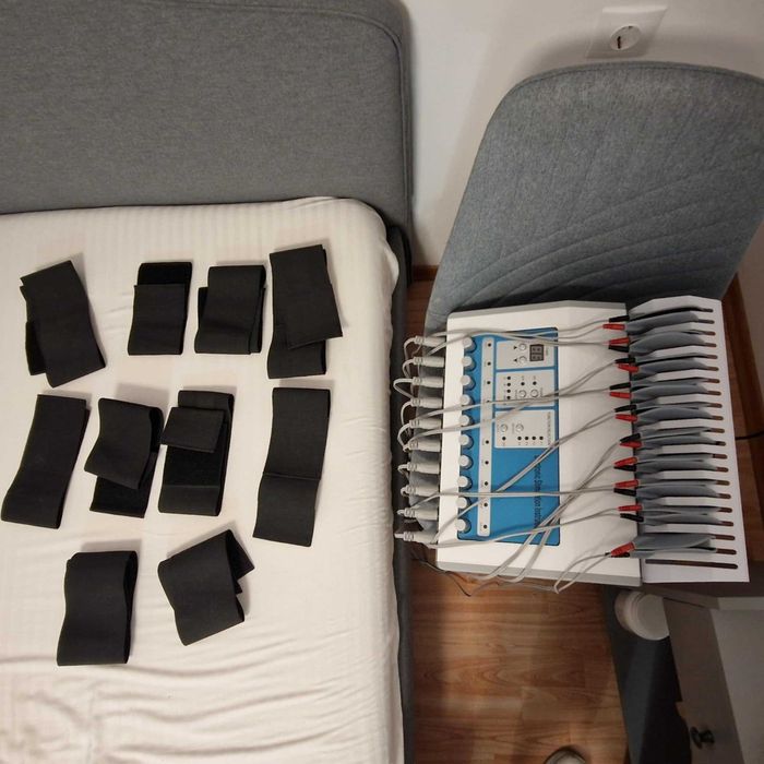 Aparat profesional electrostimulare EMS