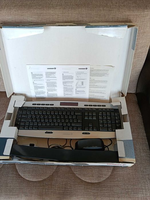 Безжични клавиатура + мишка: Cherry CyMotion Master Solar (2005г)