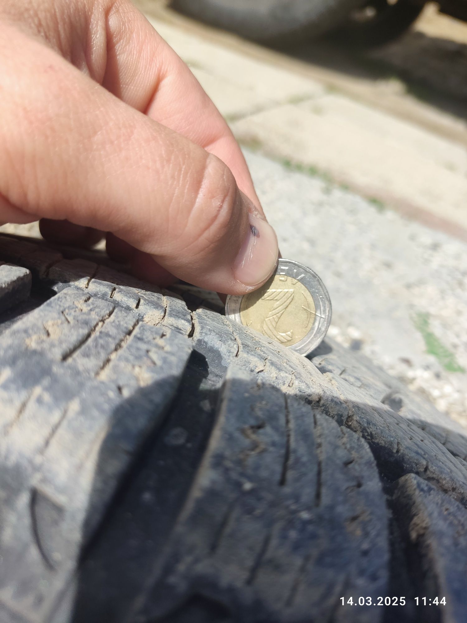 Продавам зимни гуми 215/60R16 с джанти и тасове – комплект 4 броя
