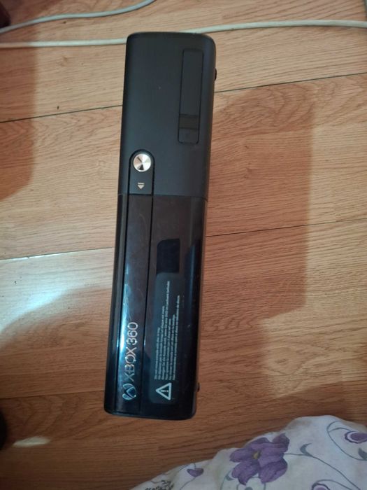 Xbox 360  slim pret negociabil