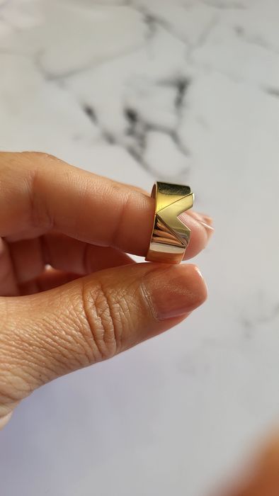 Срочно продается золотое кольцо