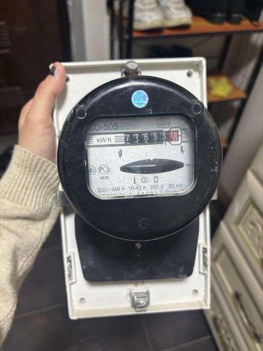 Продам электросчетчик