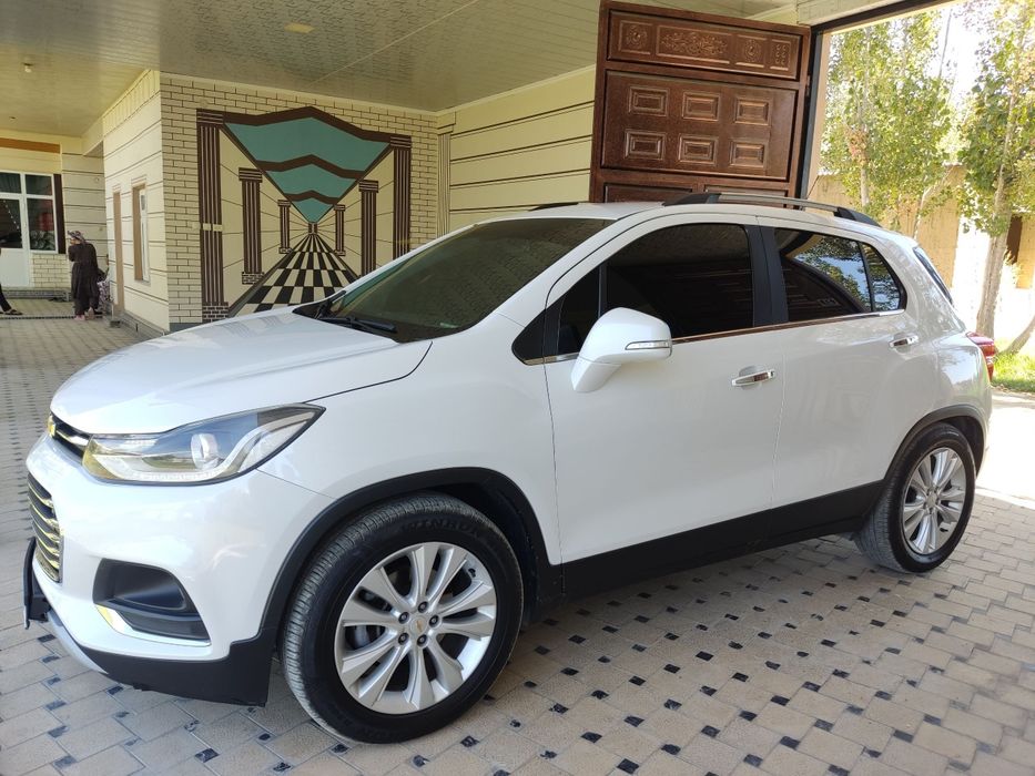 Tracker 1 2019 premier full