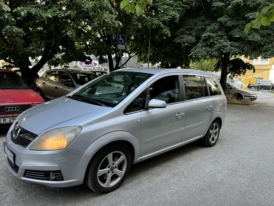 Opel Zafira 1,9 )