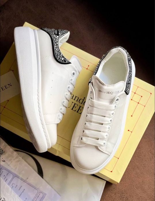 Adidasi dama Alexander McQueen