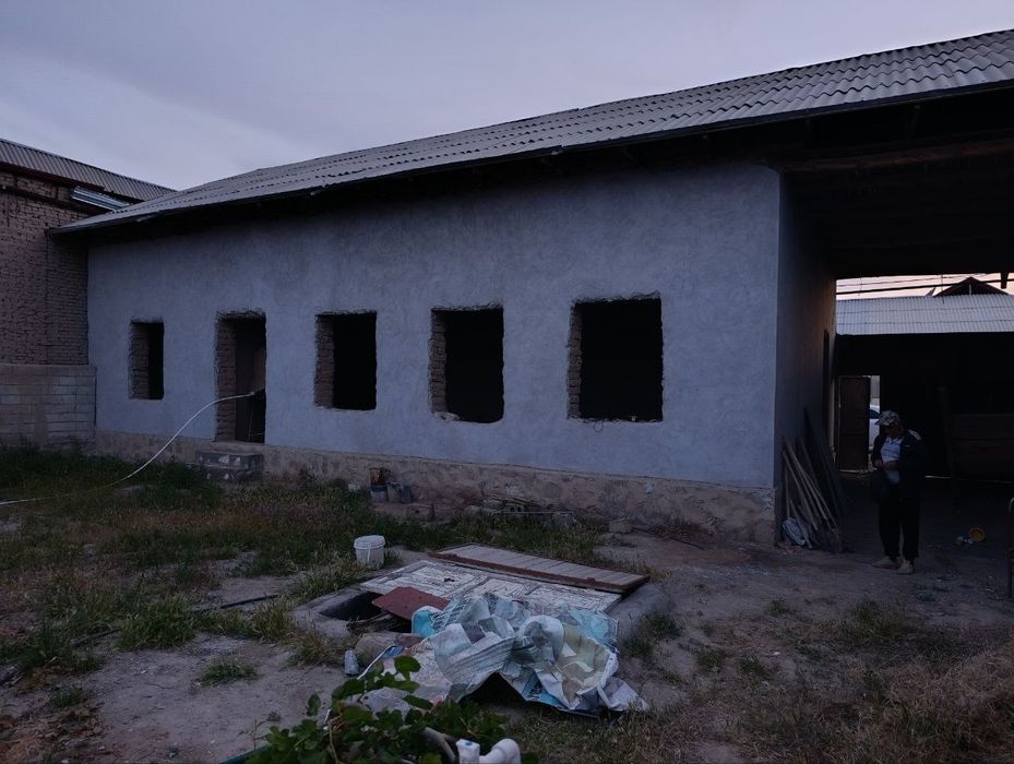 Uchastka sotiladi