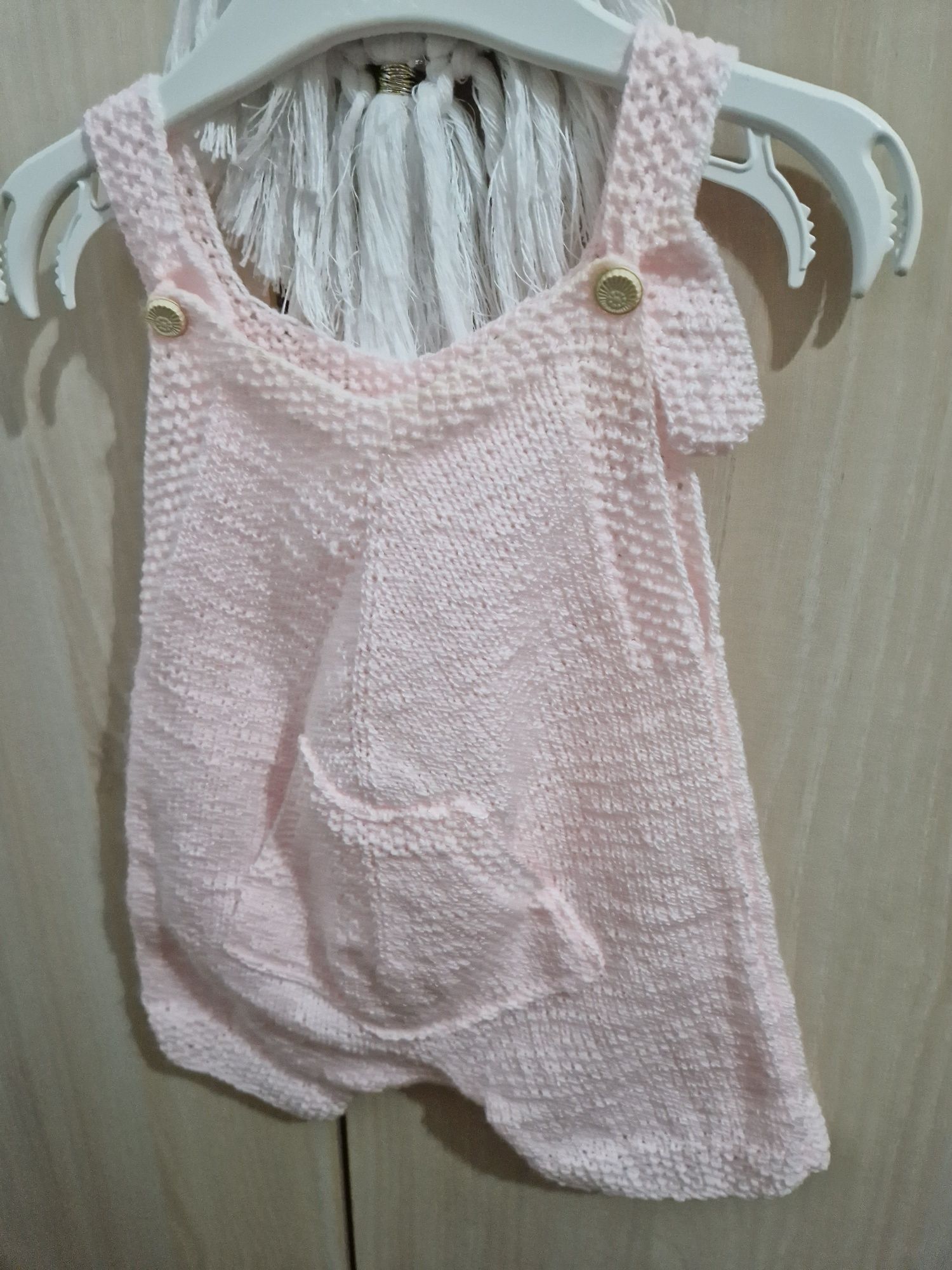 Salopeta scurta,  roz ,tricotata 9-12 luni