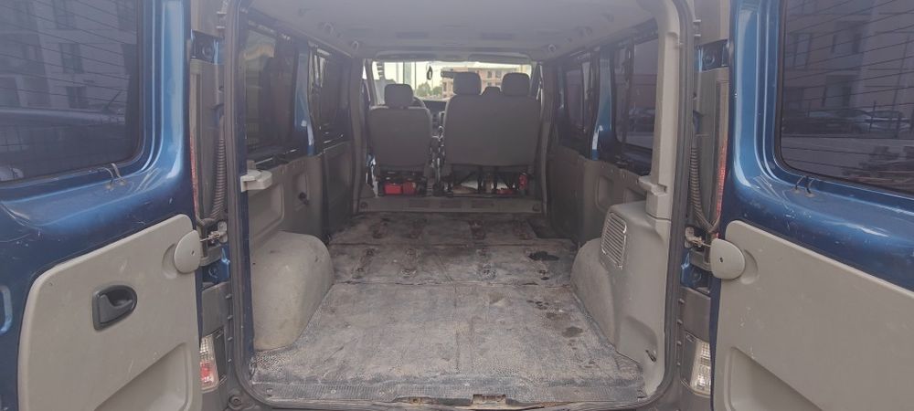Renault Trafic 8+1