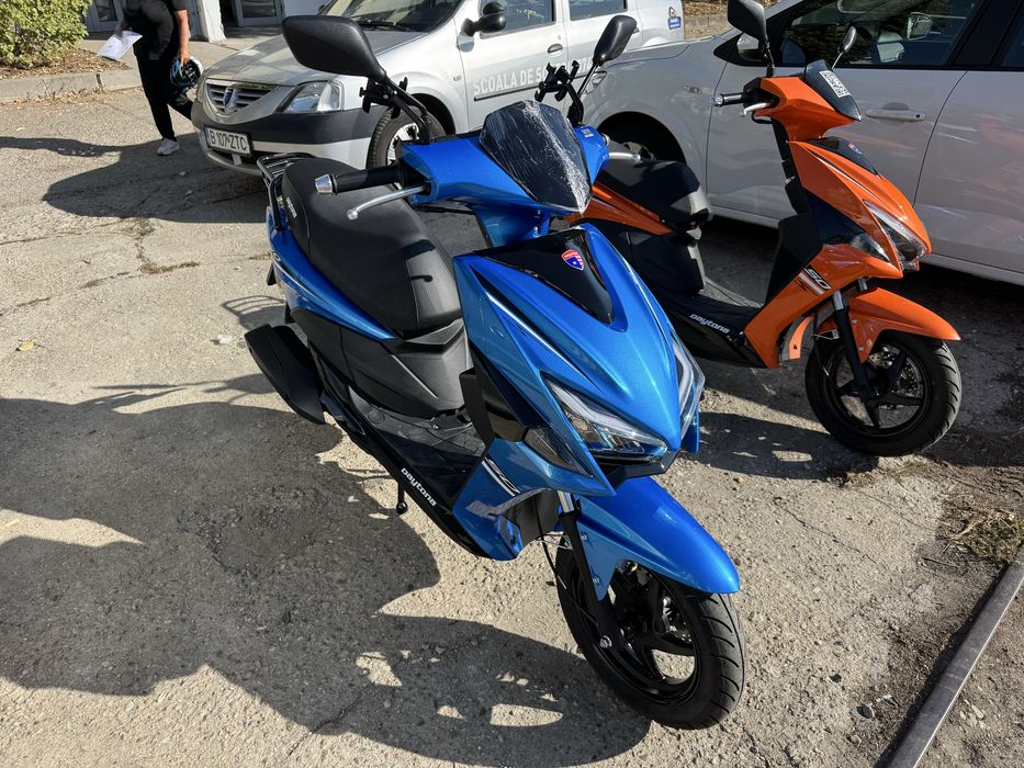 Inchiriere scuter 50cc 125cc Scooter rent 50cc 125cc