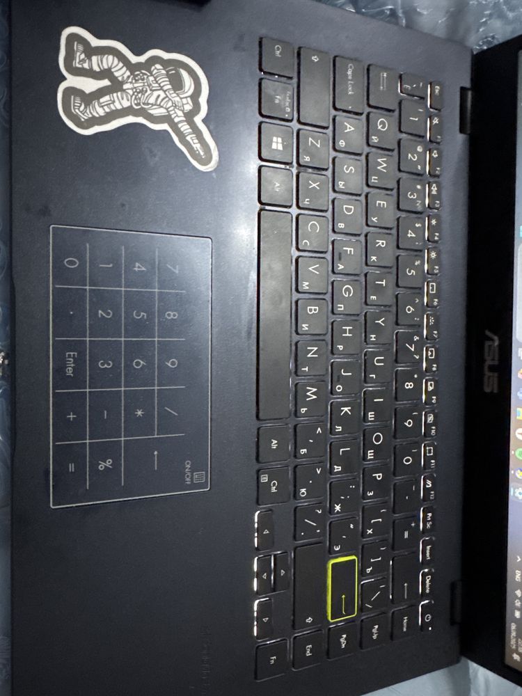 Notebook сатылады