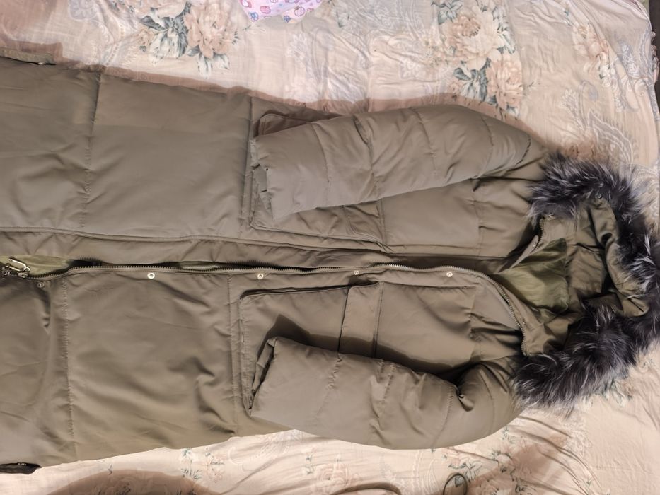 Продам хорошую , теплую, длинную  куртку