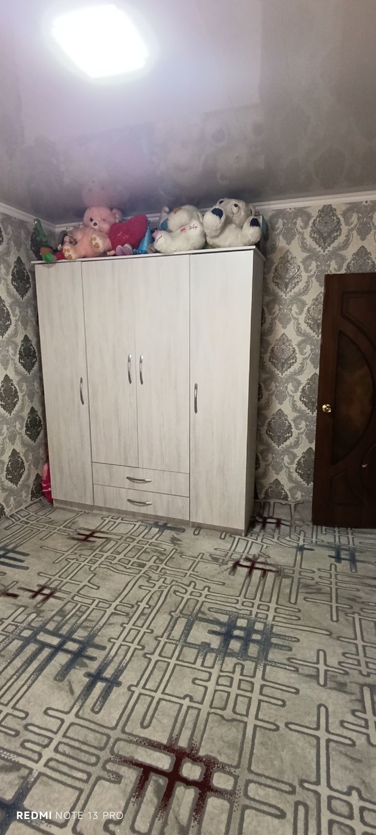 UY Sotiladi. 2-xonalai. Xamma Sharoit Bor. Remonti yangi.28000$.