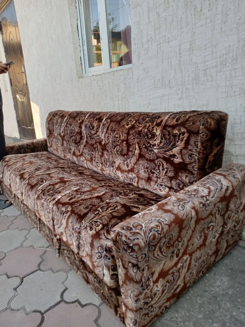 Продам диван советский