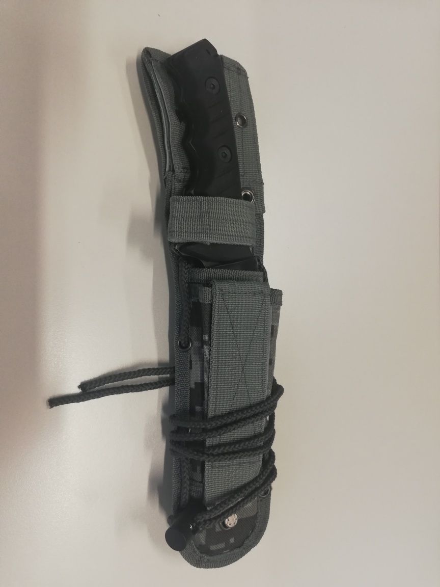 Нож за обезкостяване, Тактически/боен нож на марката Schrade