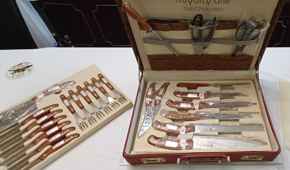Set cutite Royalty Line Switzerland tacamuri