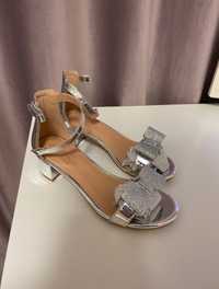 Sandale fete argintii