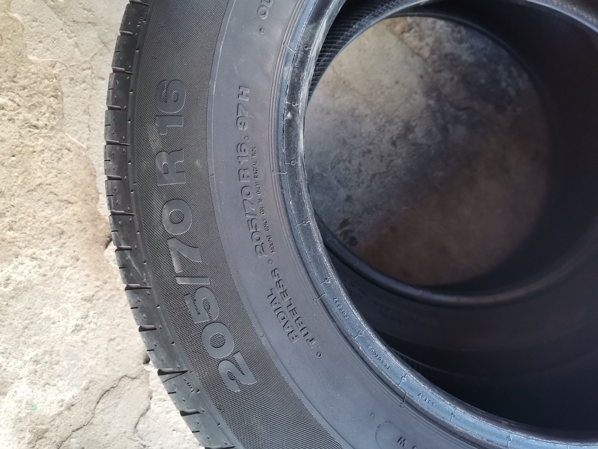 Continental 205/70 R16 97 H