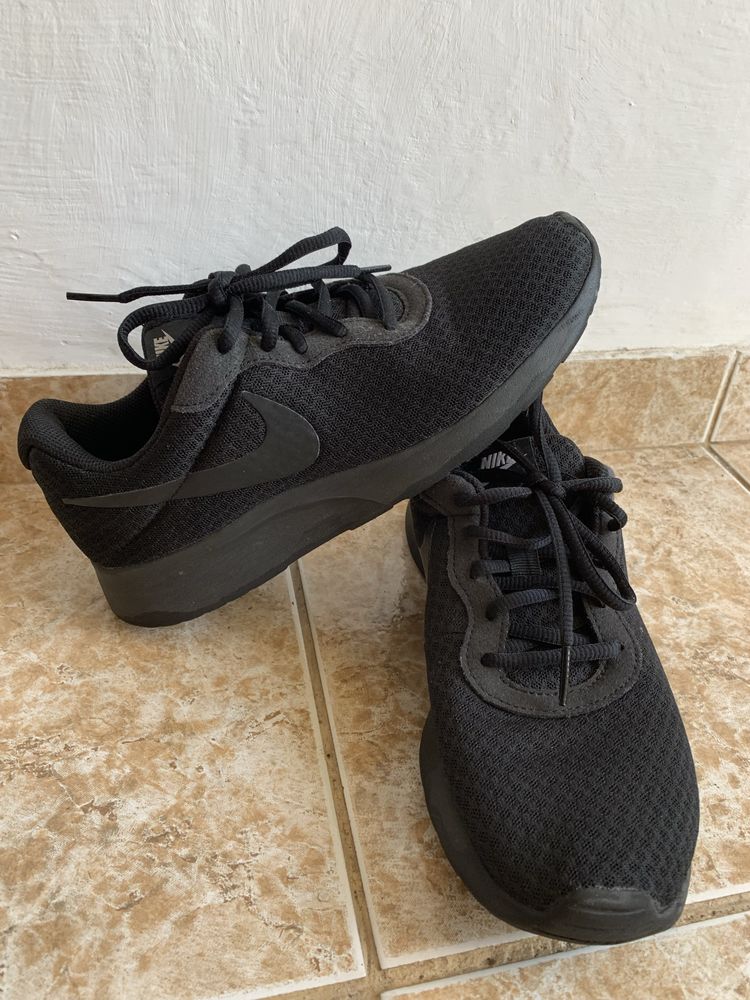 Маратонки Nike размер 40