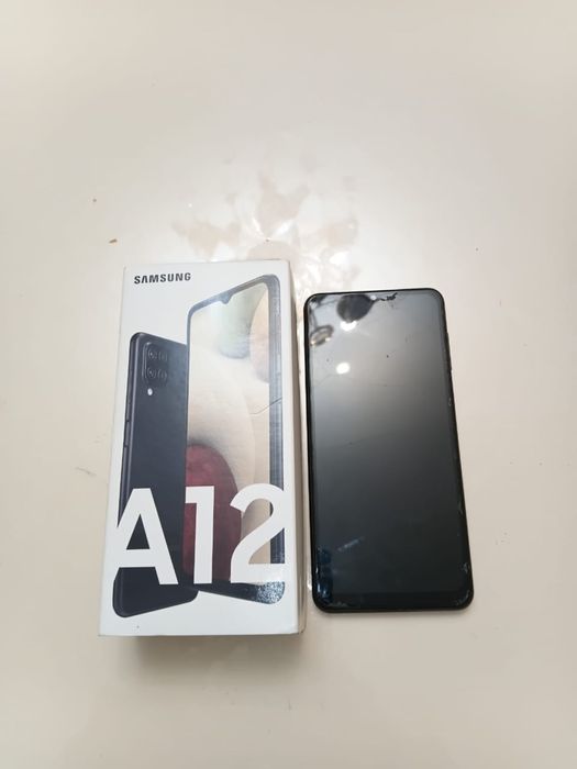 Телефон скмсунг а 12