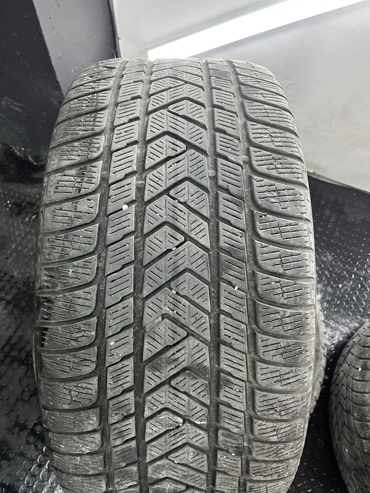 295/40/21 Зимни гуми Pirelli Scorpion