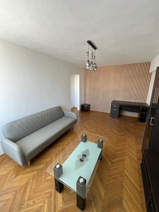 Inchiriez apartament zona centrala