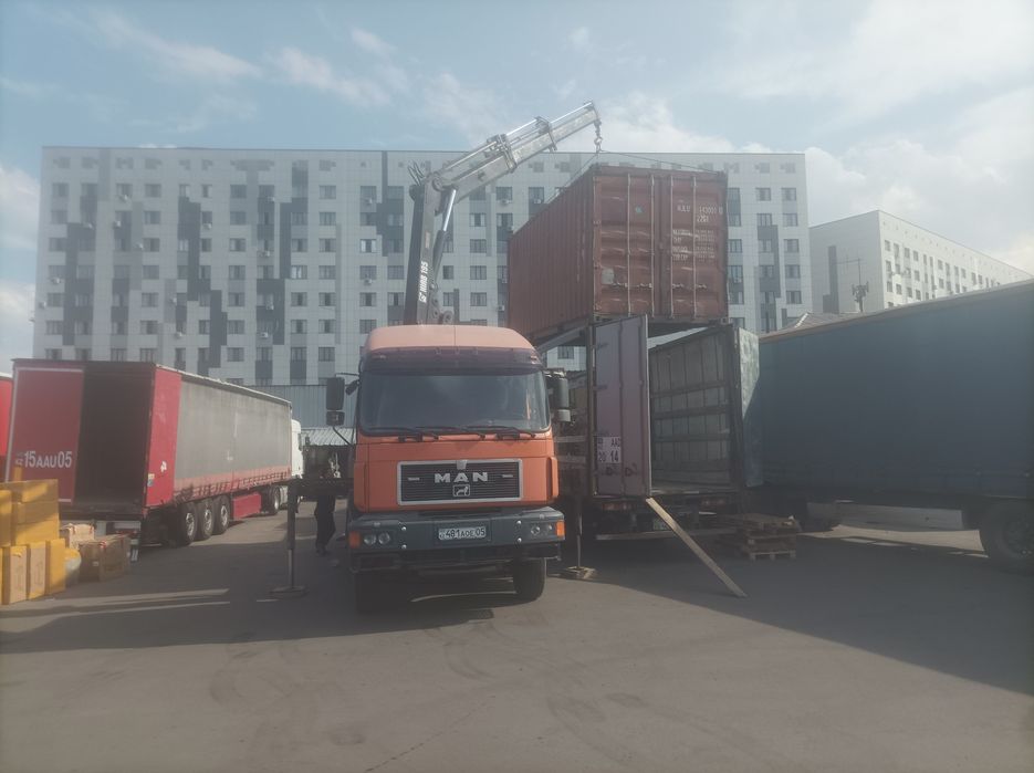 Манипулятор контейнер 20 кирпич кольцо плиты блоки газон