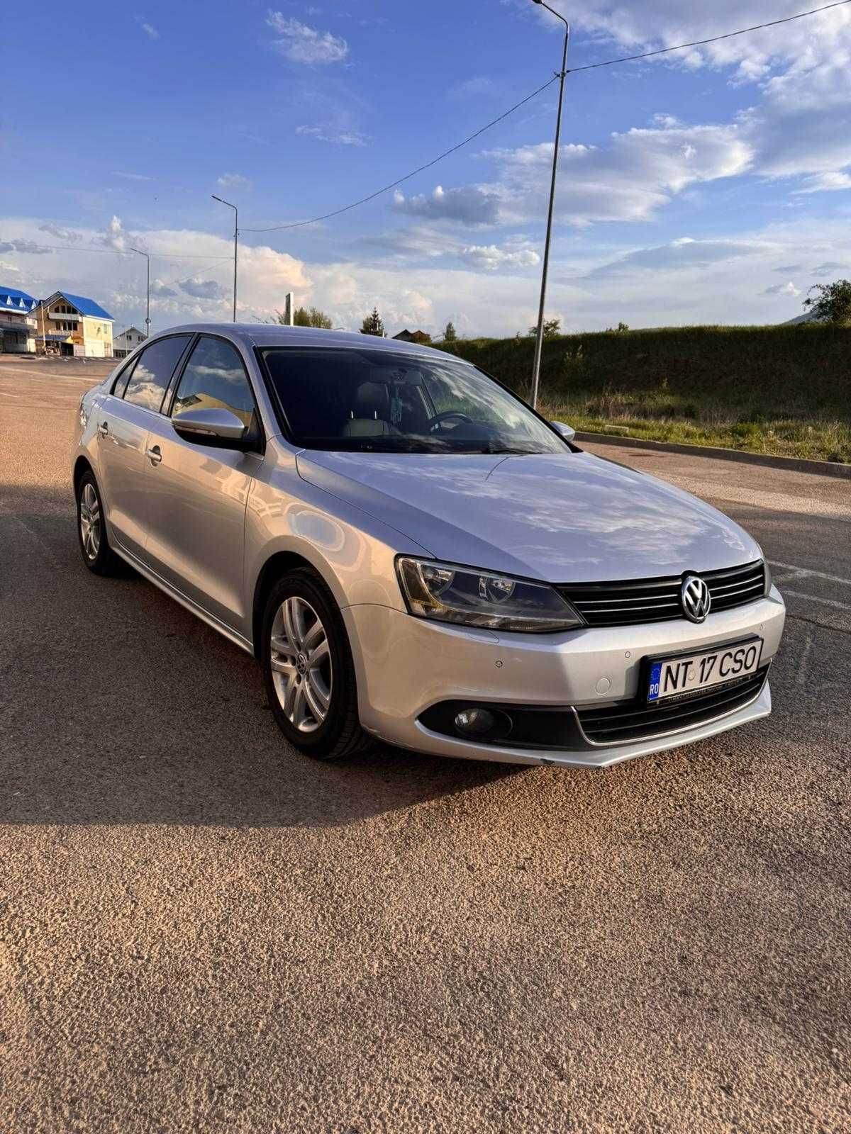 VW Jetta 2.0 TDI , 140 CP , Manuală 6 trepte , 2012 , HIGHLINE