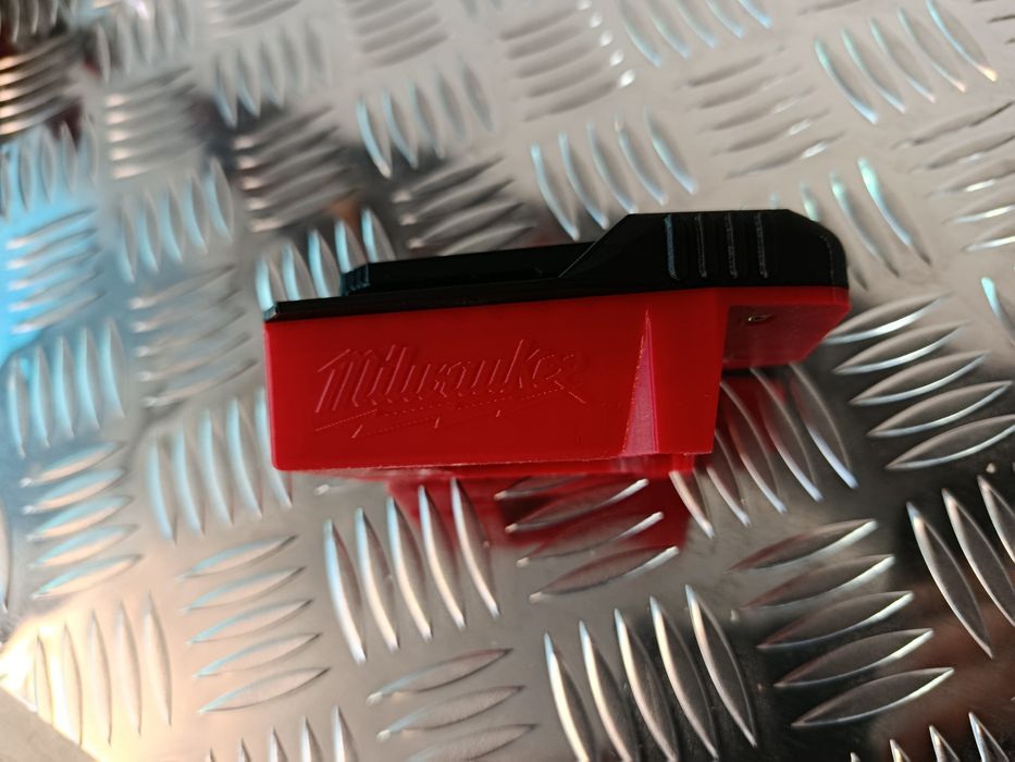 Adaptor baterie Milwaukee la scule Parkside