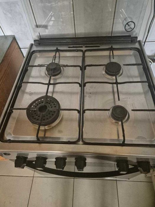 Aragaz Zanussi cu cuptor de vanzare