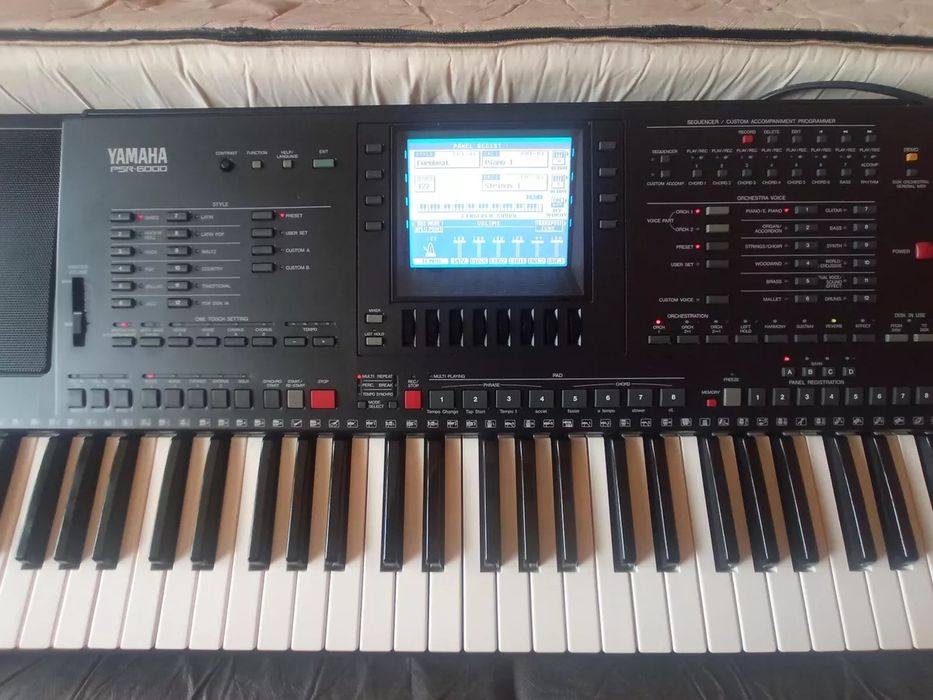 Yamaha PSR-6000 е професионален аранжиращ синтезатор