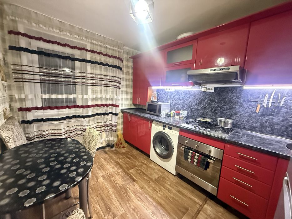 2х комнатная НОВАЯ ПЛАНИРОВКА,кирпичный дом, район Пирамиды.