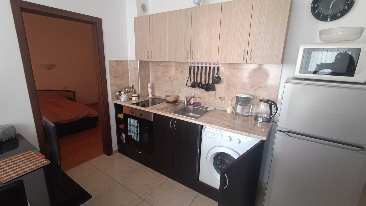 Продава се Двустаен апартамент в к.к. Слънчев бряг - 56 кв.м за 1215 €/кв.м - Снимка #3