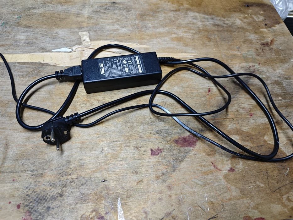 Продаю кабель для зарядки ноутбуков