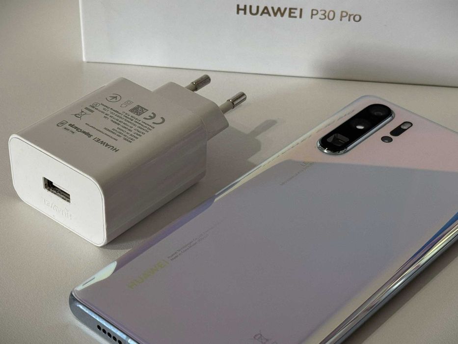 Бартер! Huawei P30 Pro Breathing Crystal (Преливащ цвят)