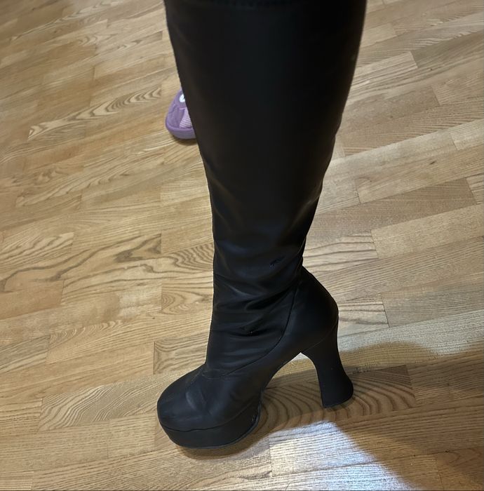 Черни ботуши от естествена кожа – платформа и висок ток