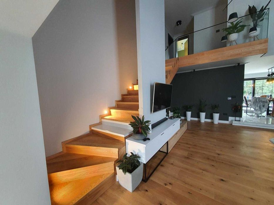 Execut-Renovari-Finisaje-Zugraveli -Tapet-Decorative-Case la Rosu