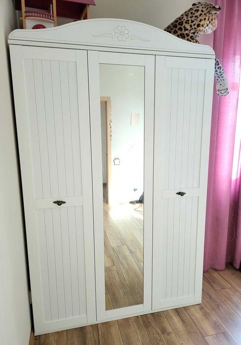 Продам шкаф детский для одежды