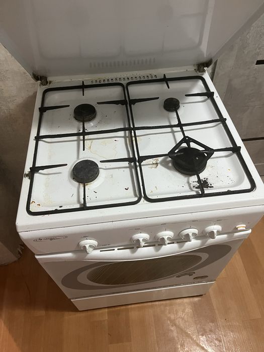 Продам газ плиту