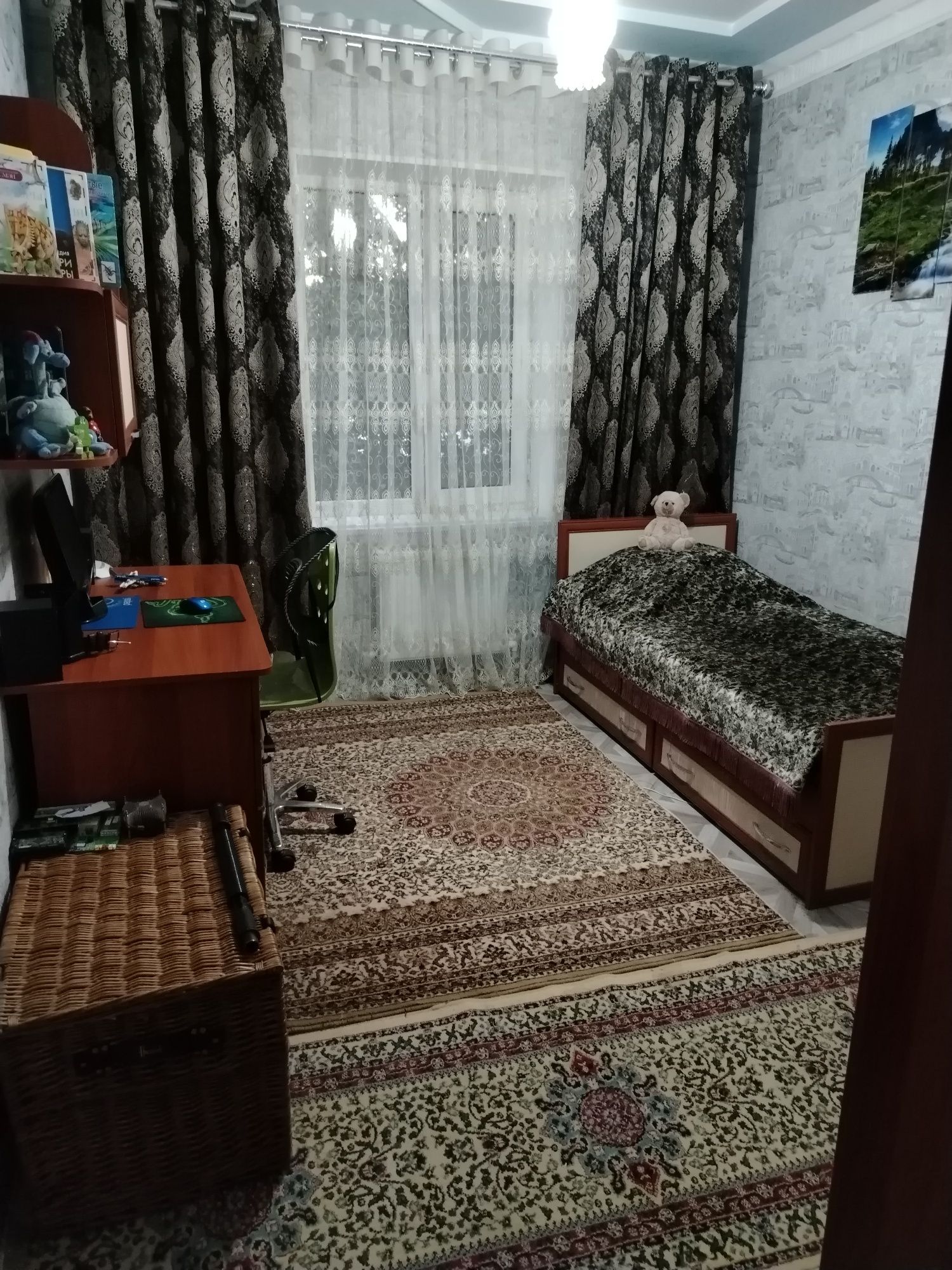 Качественный гарнитур (мебель)