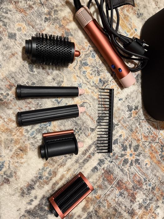 Dyson Airwrap.