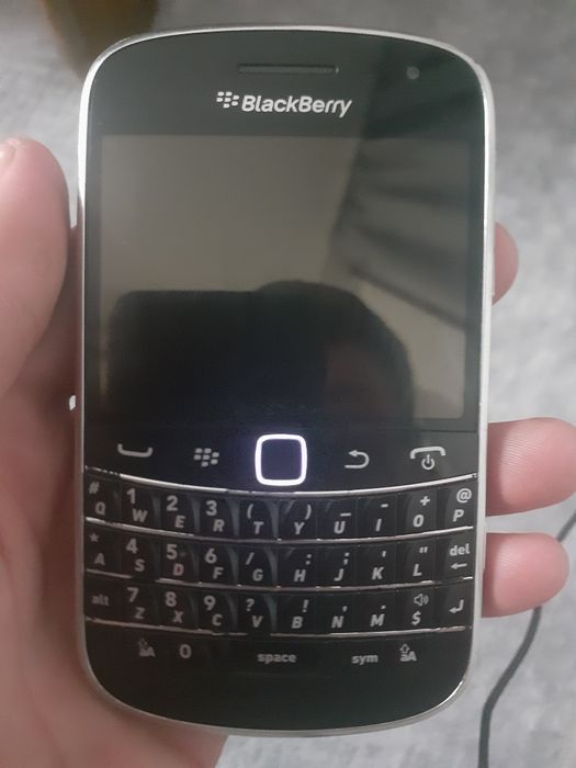 Telefon blackberry 9900-ca nou