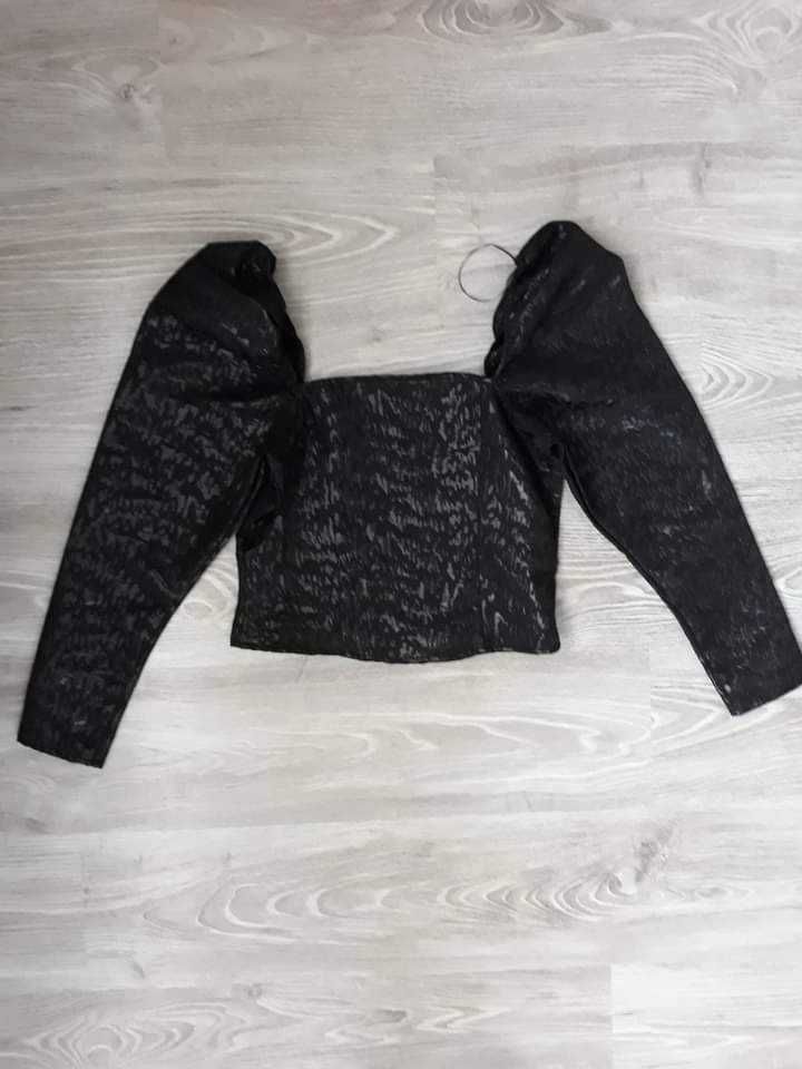 Bluză Neagră H&M, marimea S, nouă, fără etichetă.