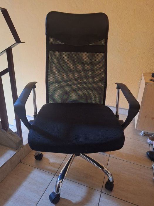 Офис стол запазен