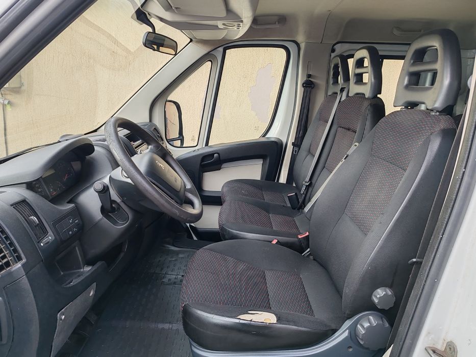 Peugeot boxer 7 locuri și bena de 3 metri 2017 doka