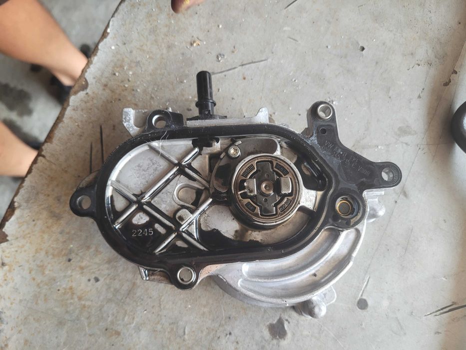 Pompa vacuum Audi A6 C8 2019 2.0 tdi 05L145100B
